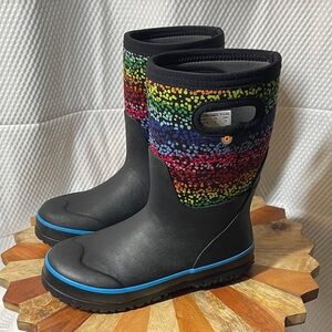 Bogs Kids Black Rain & Snow Boots with Rainbow Dot Cuff size 4 big kids